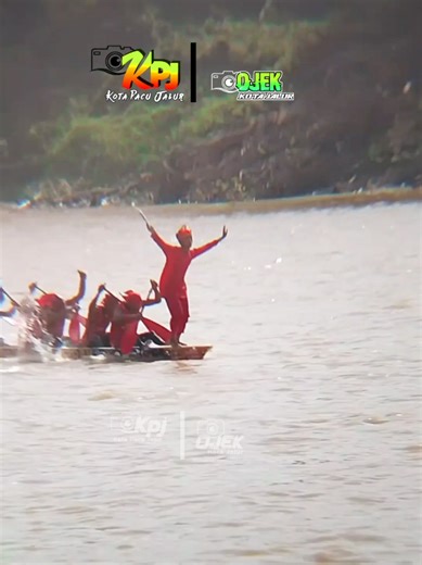 PACU JALUR 2025| TUKANG TARI JALUR JUBAH MERAH #fyp #pacujalur2025 #video #viral #pacujalur #pacujalurmendunia #pacujalurmenyapadunia #kuansing #malayoktv #kotapacujalur @keramatjubahmerah_2025