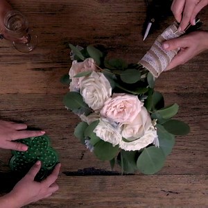 👰🏼 👰🏾 👰🏻 DIY brides, get your bridesmaids to help make the bridal bouqs! Throw a party and arrange your bouqs together in 4 easy steps. 🍾 http://bouq.it/2n8rrZz | The Bouqs Company