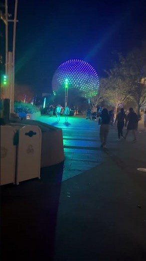 A tour in Disney World Epcot ￼