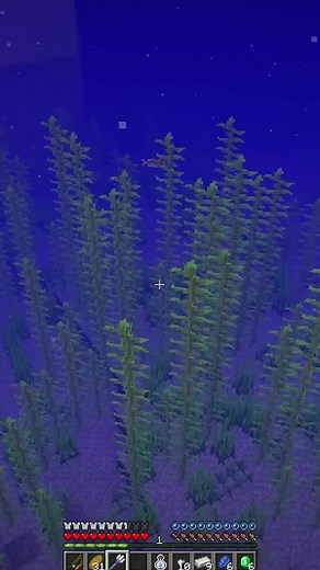 Haunted by MEGALODON in Minecraft #minecraft #minecraftTAGALOG #omocraft #mcpe | HabitatPh