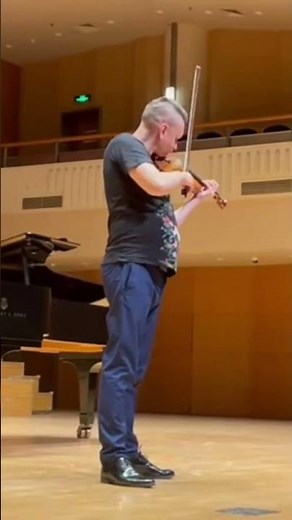 Stradivarius violin I played at the Beijing Concert Hall — rehearsing Wieniawski’s Polonaise 🎻