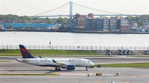 Delta sued over drunk passenger who allegedly groped mom and teen daughter