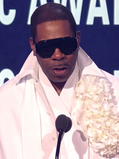 Busta Rhymes Presents AMAs Artist of the Year — BTS Moment