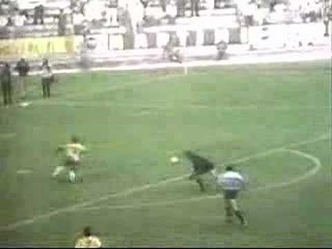 Pele dummying Goalkeeper at World Cup