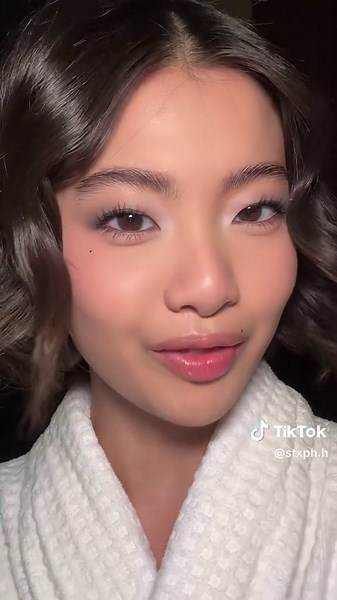 Office Siren Makeup Tutorial with Mole Placements