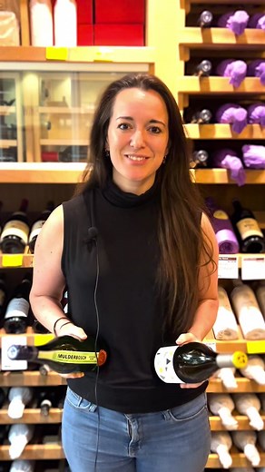 Today’s debate: cork vs screw top? While corks are the traditional wine topper, especially in Old World countries like France, Italy, and Spain, they make no difference in a wine’s quality or taste. Screw tops are often found on wines meant to be drunk young, like whites and fruity reds. Plus, they’re convenient for resealing - as if you’ll need to! #GarysWine . . . #wine #wineshop #wine101 #winetips #wineeducation #winelover #winetime