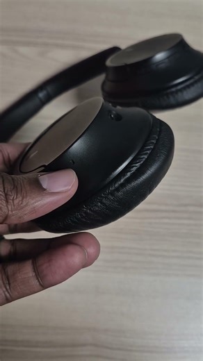 Every Button & Input on Sony WH-CH720N Headphones Explained