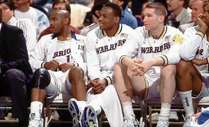 70K views · 1.8K reactions | 「Run TMC」90年代初期勇士的跑轟三人組，由教頭Don Nelson領軍，「Mr.Crossover」 Tim Hardaway、「岩石」Mitch Richmond與「上帝的左手」Chris Mullin所組成，憑藉著高速的進攻節奏與狂轟濫炸的攻擊手段，「Run TMC」可說是NBA跑轟戰術的始祖，雖然僅短短合作了兩個賽季，但「Run TMC」令人聞風喪膽的凌厲攻勢依舊深植人心。 | NBA Taiwan | Facebook