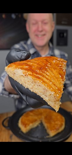 Ladybug's Prestigious King's Galette Pastry Gambit!😋 #miraculous #ladybug #ladybugandcatnoir #miraculousladybug #catnoir #galette #pastry #pastrychef #dessert #frenchcuisine #fyp | Fred YT