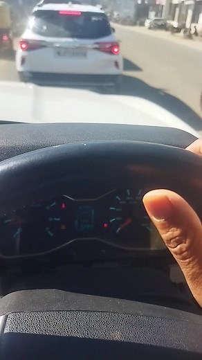 Non local beggars taking advantage even at the traffic jump in dimapur. #dimapur #Nagaland #beggar 😳 | Nukshi Jamir