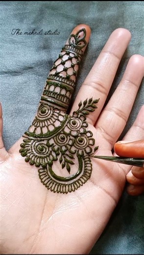 Simple front hand mehndi design #simplemehndi #fronthandmehndi #shorts #mehndi