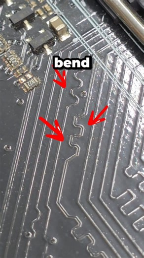mryeester on Instagram: "your motherboard HATES 90 degree bends in its traces. Sharp turns in copper traces leads to impedance discontinuities and potential heating issues! #pc #pctips #pcbuilding #mryeester"