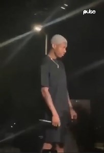 114K views · 2.1K reactions | KiDi is seen leaving the stage at the UCC SRC week as he wasn't able to perform due to bad systems #PulseEvents | Pulse Ghana | Facebook