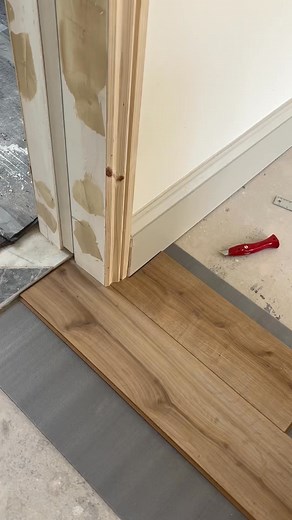 Laminate Flooring - The perfect tip ✅#flooring #wood #howto #tip #diy #trick #teirnanmccorkell #flooringinstaller #manchester #didsbury #fyp #fup #reel #reels | Solutions made easy