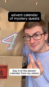 a pleasure to give a gift to one of my favourite male podcasters 🎁 Daniel Howell | Jacob Rickard