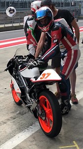 236K views · 3.9K reactions | 2-stroke warmup session (extended) ... crackling sound, bluish haze and the smell of burnt Castrol #goran2003 #GoranKateembaya #2stroke #TZ250 | Goran Kateembaya | Facebook