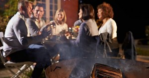 Musik hören im Garten oder auf dem Balkon – das sagt das Gesetz