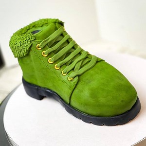 An amazing suede shoe cake tutorial! | MetDaan Cakes