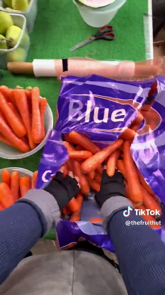 Restock My Fruit Stall: Carrots and More