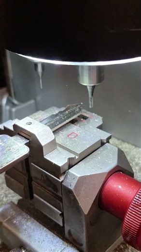 Cutting H75 Key #automobile #machine #cnc #locksmith