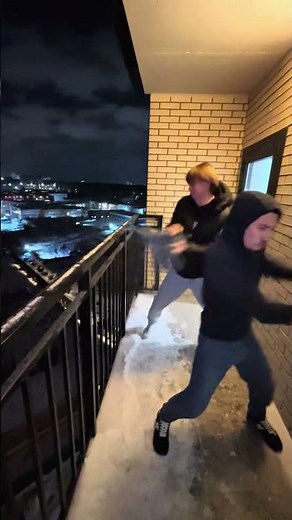 Cat mode and a phone 🐈🐈🐈