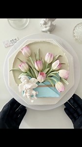 Beautiful tulips one the cake #trendingreels #birthday #reels #cake #tulips #flowers #loveyou #beautiful #insane | HidaMari Cooking