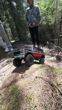 Rc Traxxas Ford and Axial Ax10 up hill #rcoffoad #offroad #rccar #axial #rccrawler #4x4rwd