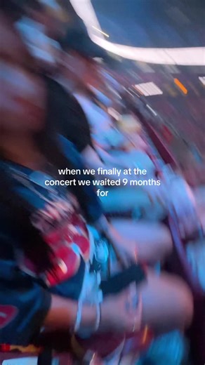 Tate McRae Shines at Montreal Concert