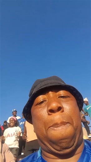 PACHINOPISA NA Innocent Mashingaidze a man who walks the talk , for 3 months he boycotted the DeMarriot nonsense. This one is not a keyboard warrior, even Marriott knows him well. Yellow we celebrate you!!! | DeMbare DotComs