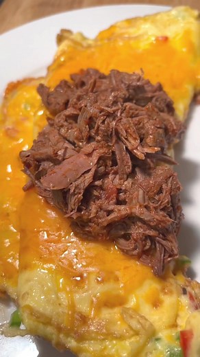27K views · 982 reactions | Shredded Steak Omelette ❤️ these! | Chef Taling | Facebook