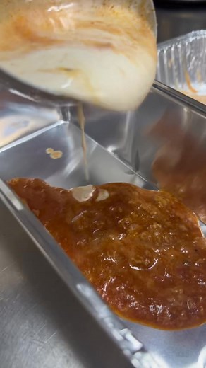 🧑🏼‍🍳 Mini, Petite ou Grande… nos Plumes font toujours leur effet. Découvrez un aperçu de ce qui se prépare chaque jour dans nos cuisines ! À déguster sur place ou à emporter 😊 ➡️ Toutes nos infos : https://linktr.ee/LaPlumeSoumagne #laplume #soumagne #restaurant #plume #foodlover #aemporter | La Plume