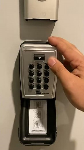 Using Master lock mounted lockbox