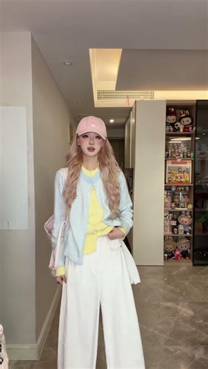 Spring Summer Style Guide: Bright & Cheery Outfits