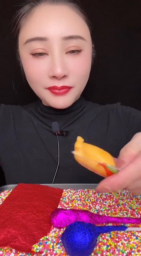 780K views · 9.9K reactions | Back to Childhood!  These Snacks Bring So Many Memories #ChildhoodSnacks #TikTokMakesMePopular #guoguoeats #xiaolilovestoeat #internetcelebritycandy #TikTokFoodRecommendation #internetcelebritysnacks #viralreelschallenge #foodasmr #mukbangeatingshow #delicioustothecore #viralcandy | Foodify China | Facebook