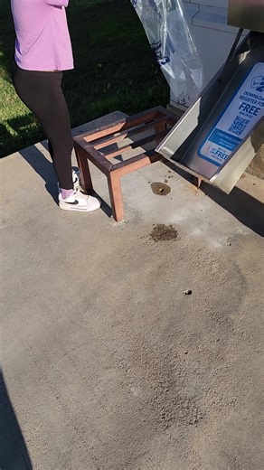 Her first time catching the ice in the bag🤣😂