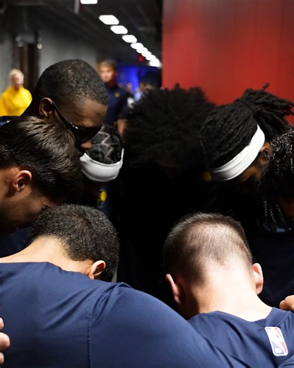 We scored a combined 81 points in the second and third quarters in last night's 140-123 win over the Raptors. Obi Toppin put on a show with six dunks and 23 points off the bench, Tyrese Haliburton tallied 30 points, while T.J. McConnell added 17 points and 7 assists as we pulled within a half-game of the 4-seed in the East with two games to play. Watch the full game story from our 5th win in 6 games 📹 | Indiana Pacers