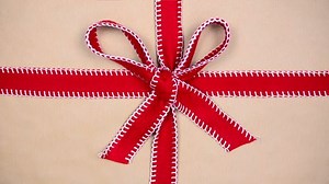 unwrapping gift, chroma key