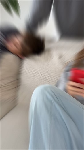 "𝗪𝗶𝗲 𝗸𝗼𝗻𝗻𝘁𝗲 𝗶𝗰𝗵 𝗱𝗮𝘀 𝗻𝗶𝗰𝗵𝘁 𝘄𝗶𝘀𝘀𝗲𝗻?!" 😭 Reise zurück in die Vergangenheit und erlebe stundenlangen Spielspaß mit Pocketboy – dem Weihnachts-Hit 2025 für Kinder und Erwachsene! 🎁⏰ 🕹️ Über 400 klassische Spiele – pure Nostalgie ⚡ Bis zu 7 Stunden Spielzeit pro Ladung 🔑 Einfach an den Fernseher anschließen oder unterwegs spielen 🌐 Kein WLAN, keine Downloads – einfach einschalten & loslegen 🔥 Nur jetzt: 50 % Rabatt, kostenloser Versand & bis zu 4 Gratis-Controller – abe