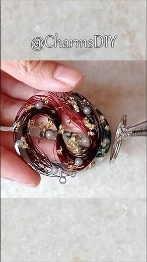 DIY EPOXY RESIN KEYCHAIN CRAFT | Simple Resin Crafts For BEGINNERS #shorts