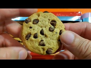 A look at Chips Ahoy Chewy Cookie - how soft is it