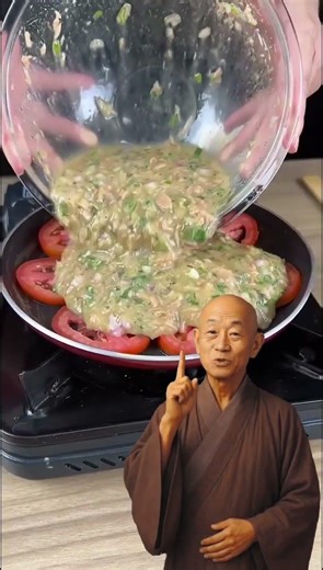 Tuna omelet with tomato and cheese in a skillet! #shorts #tips #recipes #gastronomy