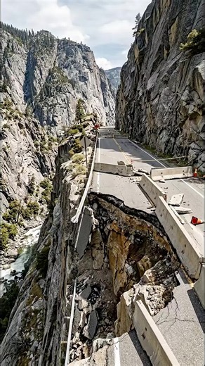 How an Excavator Turns a Destroyed Road into a Perfect Highway in Seconds