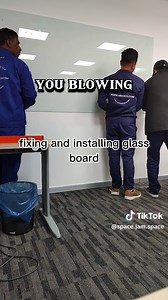 ‏glass board