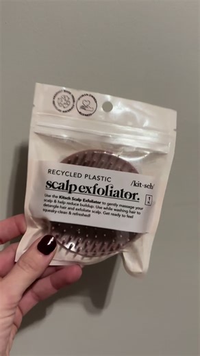 dry scalp and dandruff has no place on this head #fyp #hair #beauty