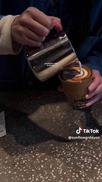 aesthetic cafe in kyoto 🍵🍂🇯🇵 天井高くて広くて居心地の良いカフェが好き〜 #kyototravel #kyotocafe #matcha #aestheticcafe #coffee #japantravel #japanesefood #lunchideas #cafehopping #cozycafe #winterinjapan #travelvlog #京都カフェ #fypシ゚