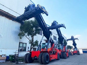 [Hot Item] New Heli Reach Stacker 45t with 15.1m Lifting Hight