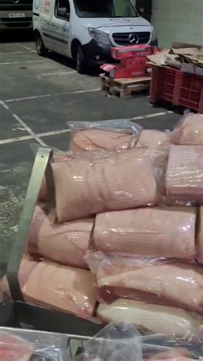 FLASH SALE ⚡️⚡️ Today at Bonville Road Unit 1B Bonvile Road, BRISLINGTON WAREHOUSE 🎅👍 Only until 2pm today!!!! Come on down and grab a last minute Bargain 🎉🎉🎉 Thanks to all our customers for the support throughout 2024, as always your the best! From our family to yours, We wish you a merry Christmas and Happy New year 😀😀 Thanks Your Family Butchers The BMM Team #bristol #brislington #bristolfood #bristolbusiness #bristolfamilies #kingswood | Bristol Meat Machine