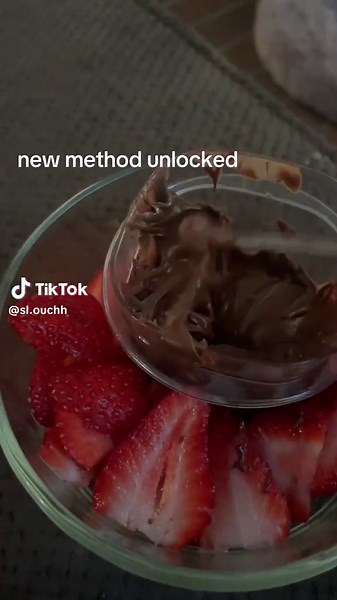 Delicious Chocolate-Covered Strawberries Recipe
