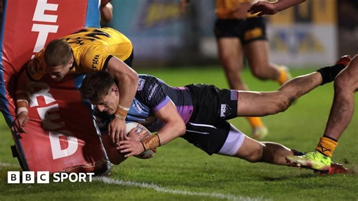 Super League: Castleford Tigers 10-50 Hull FC - Visitors score nine tries in thumping win