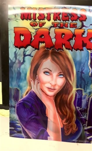 Elvira & Cassandra Peterson 3D lenticular artwork